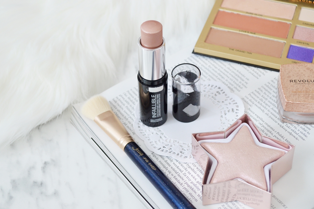 rozświetlacz w sztyfcie puderek.com.pl